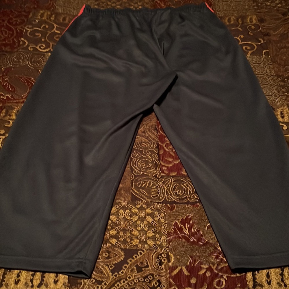 Adidas Three Stripes Loose Fit Capri - Picture 5 of 5